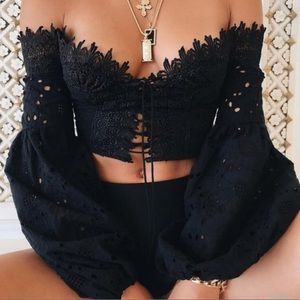 NWOT! XS Tiger Mist Zimmi top in black